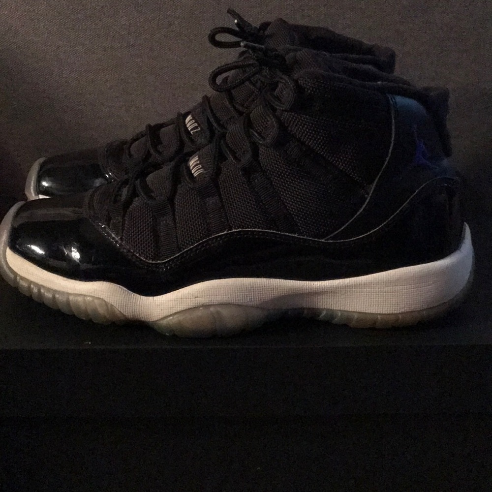 Jordan 11 space jam